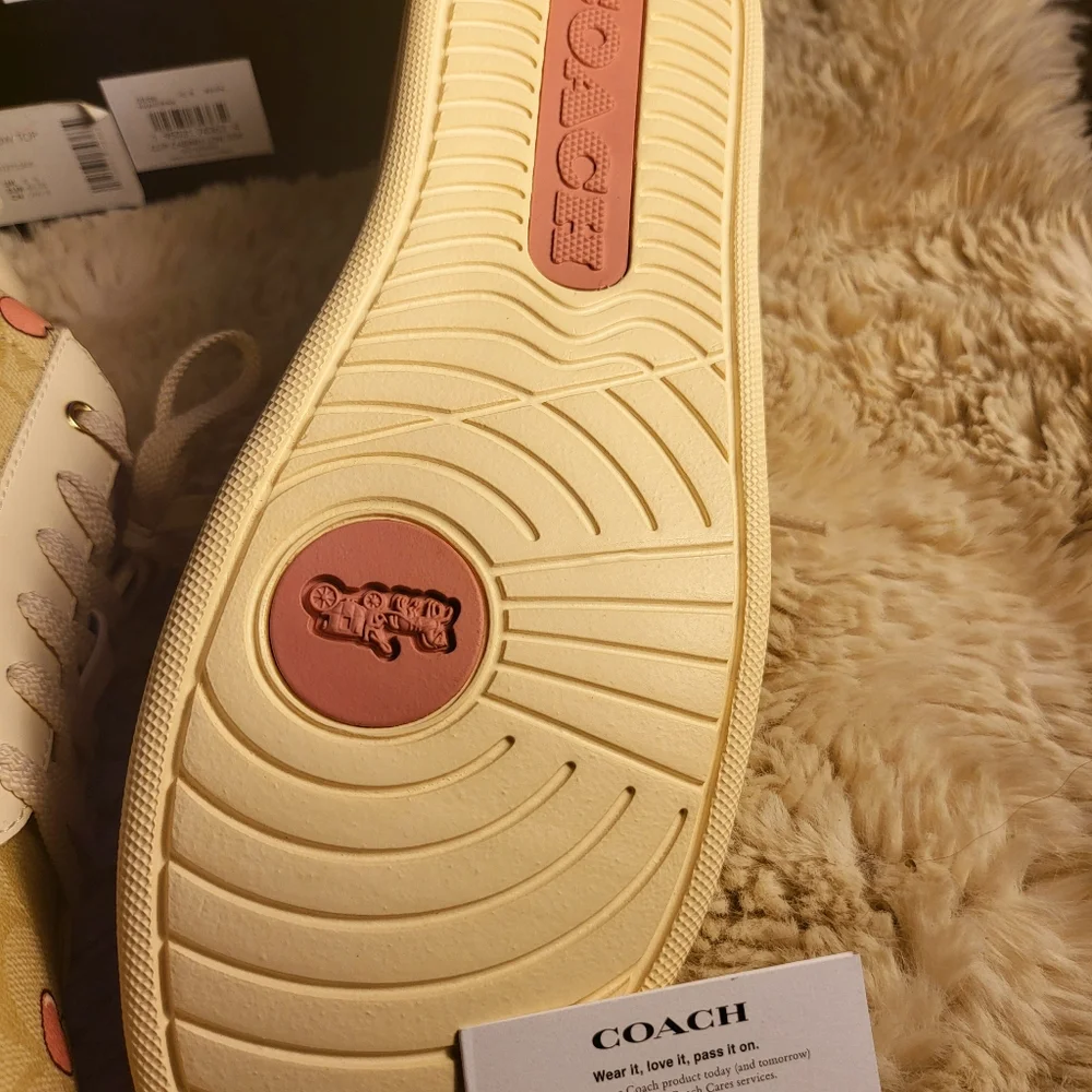 Coach Clip lowtops sneakers in signature canvas with heart print size 10 - Picture 4 of 4